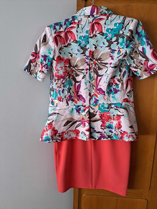 Vand rochie cu sacou cu maneca scurta