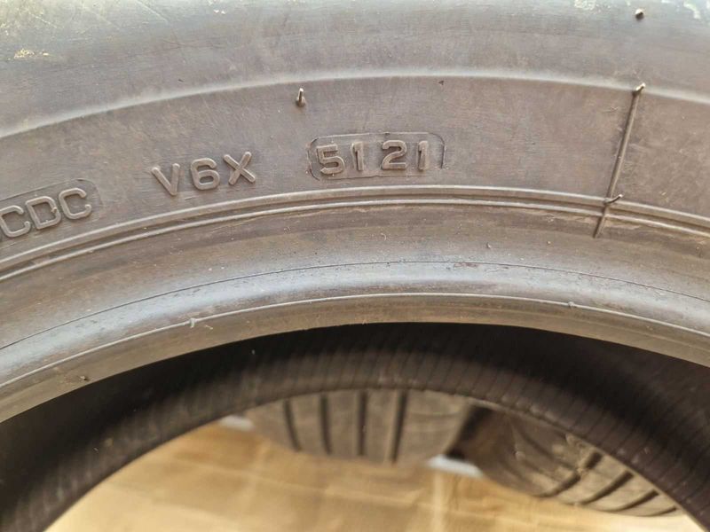 4 Bridgestone R18 235/60
летни гуми 
DOT5121