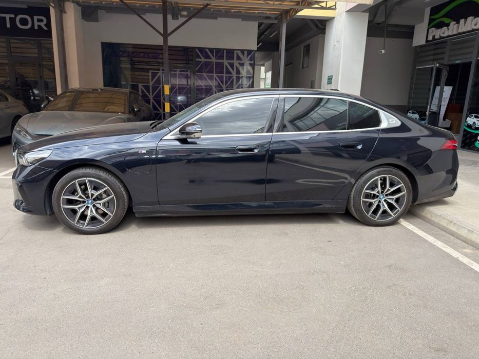Bmw i5 40l M-sport 2025 yili
