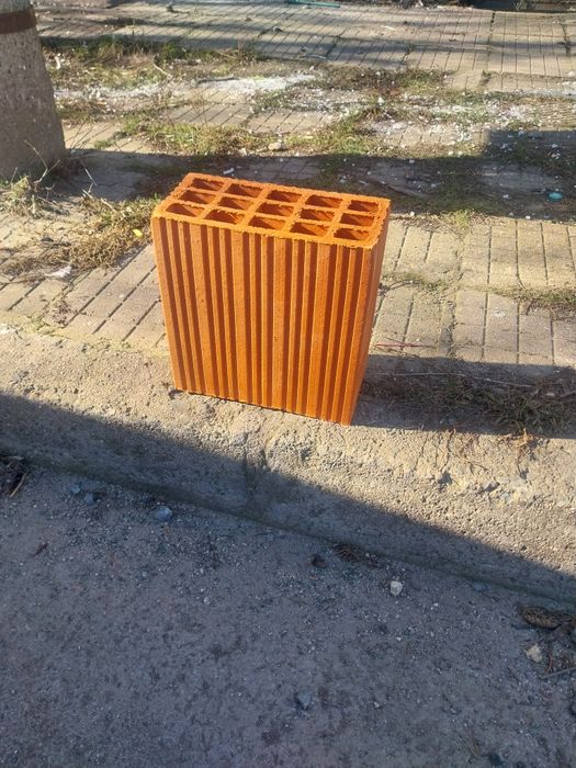 Продавам  10 броя четворка тухли