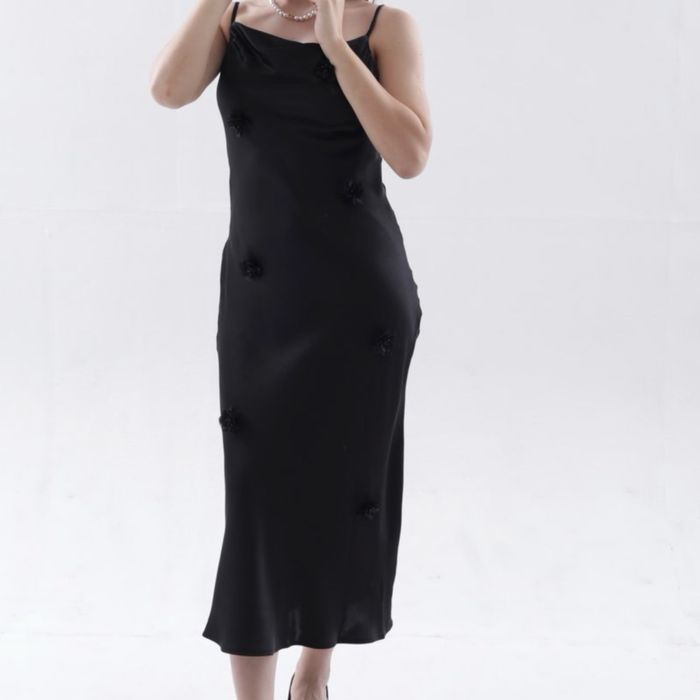 продам платья,туфли