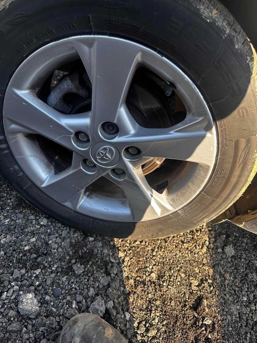 НА ЧАСТИ Toyota Auris 2010г 1.6 Valvematic – За части  132 к.с  Бензин