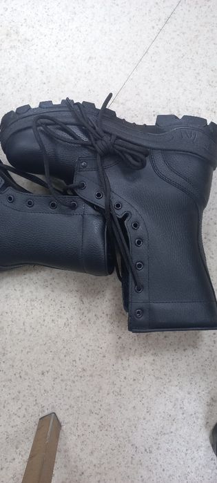 Продам берцы кожаные зимние