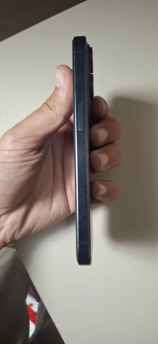 iPhone 15-Pro в хорошем состоянии