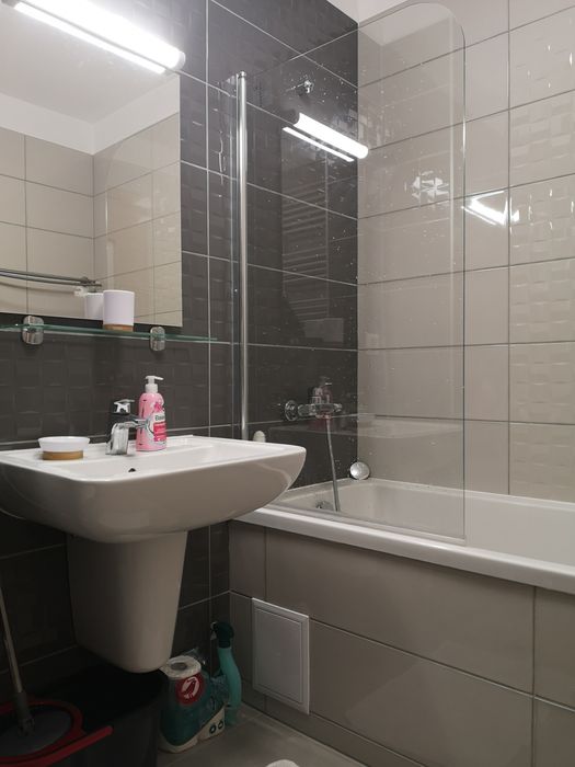 Cazare regim hotelier 2 camere Coresi . De la 200 lei.