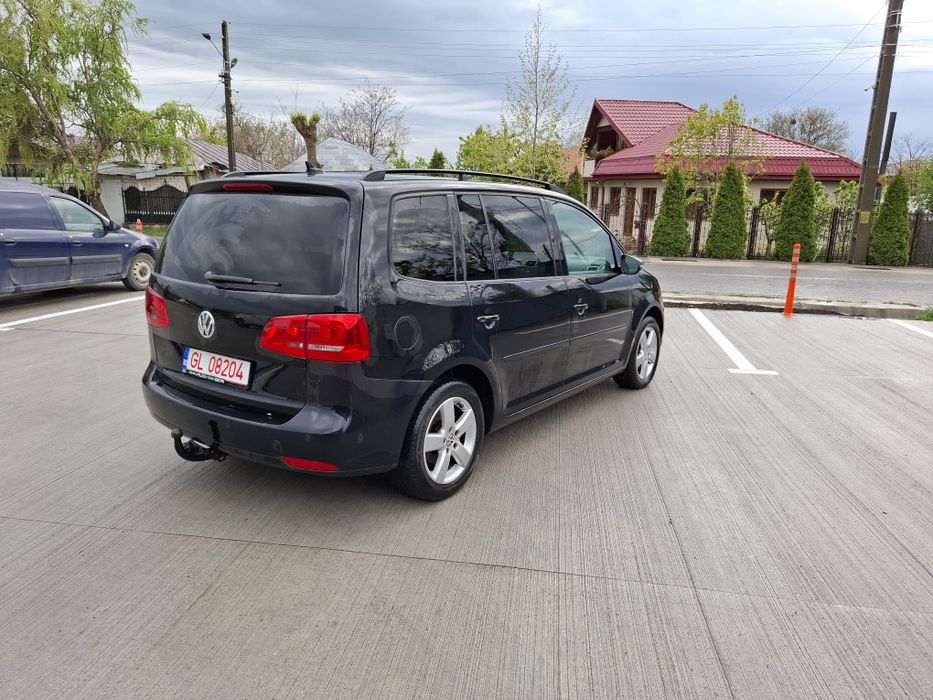 Vând Volkswagen touran 7 locuri Automat 2012