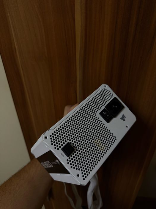 Sursa corsair white rgb 750