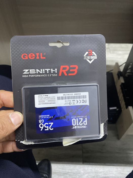 Zenithr4 SSD 256 GB