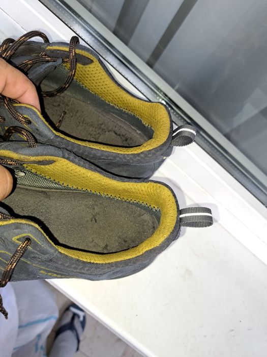 Vând pantofi sport Lowa cu Gore-tex nr 44