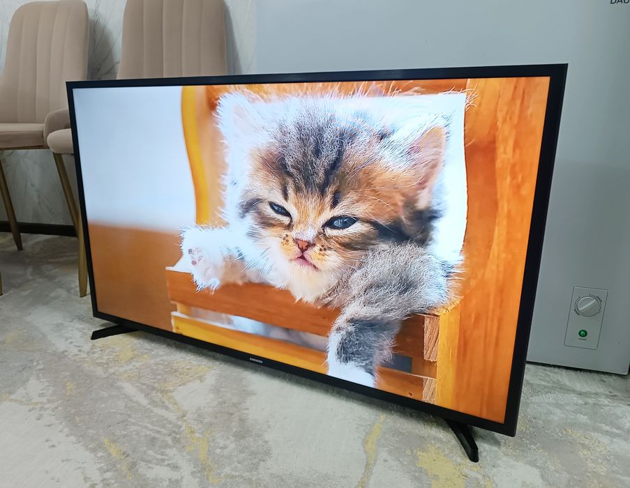 Телевизор SAMSUNG 43" Смарт ТВ Tizen.