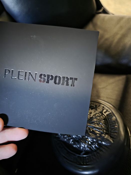 Часовник plein sport нов