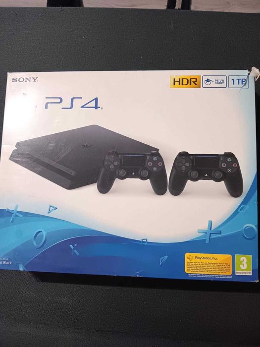 PLAY STATION 4 1TB, 3 console și 15 jocuri