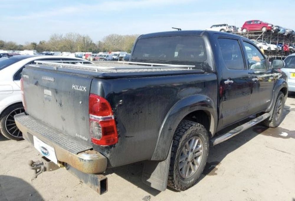 Dezmembrez Toyota Hilux Invincible 3.0 Manuala 2012-2016