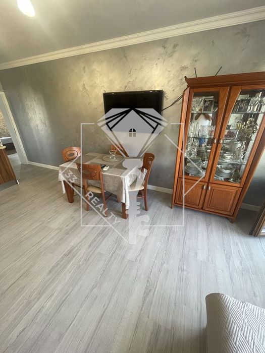 Продава се Тристаен апартамент в Пловдив, Кючук Париж - 101 кв.м за 1980 €/кв.м - Снимка #1