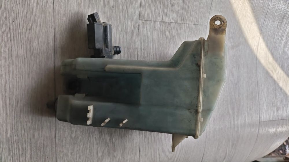 Бачок омывателя Ipsum, GAIA