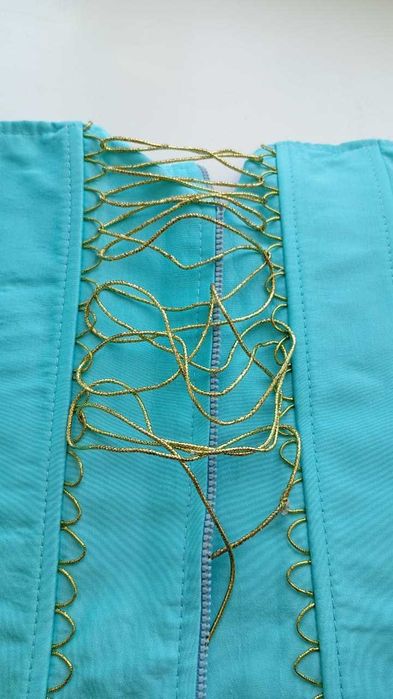 Платье нарядное для  девочки 9-12 лет