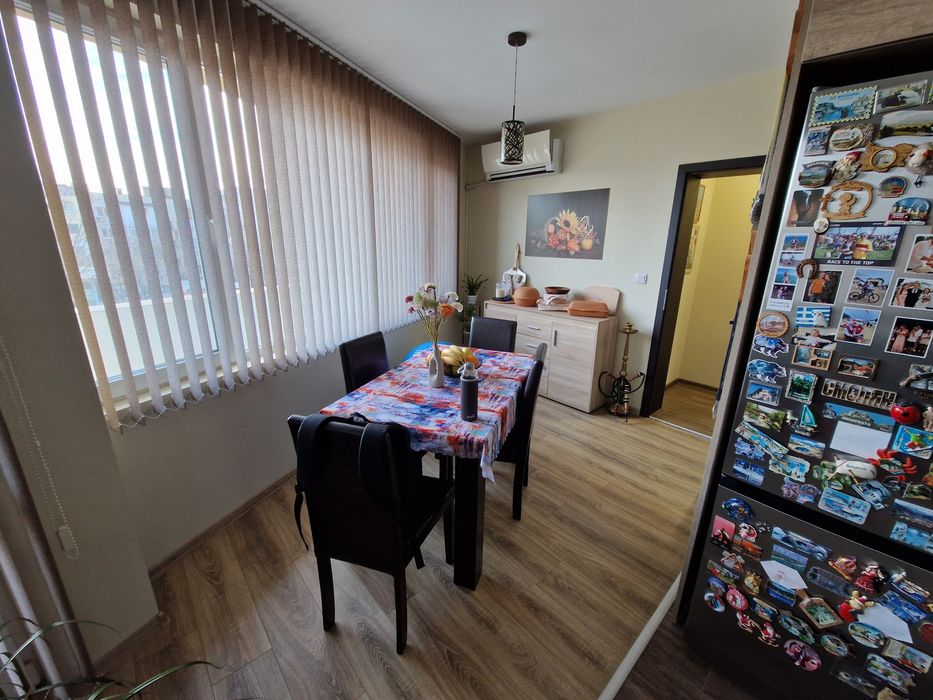 Двустаен апартамент на втори етаж в кв.Зона Б