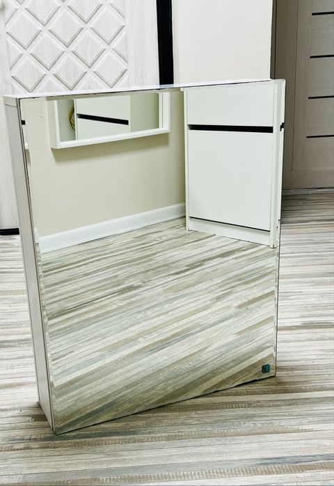 Зеркало-шкаф навесной, 55x15x68 см, белый