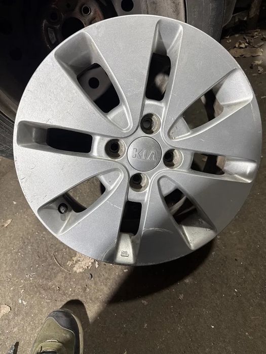 Р15 Киа Рио Kia Rio оригнал 4шт титан