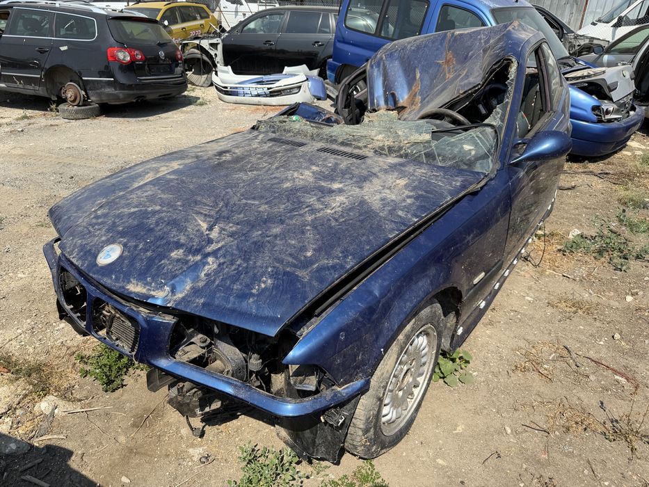 BMW E36 Coupe 320i 150 к.с. на части