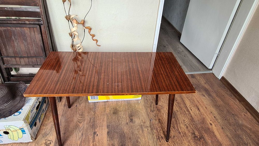 Секция на модули и маси