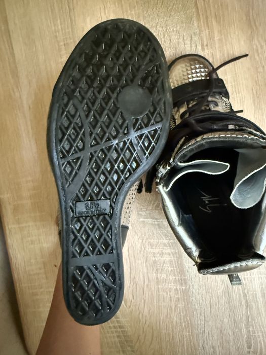Giuseppe Zanotti ghete cu platforma sport