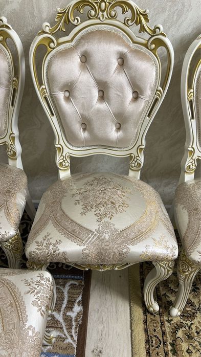 Продам стулья почти новые