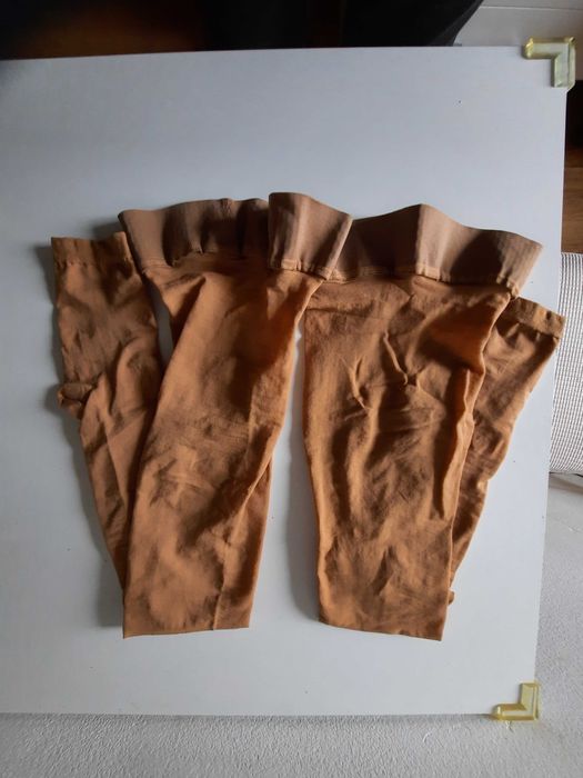 Vând ciorapi compresivi  marimea L noi