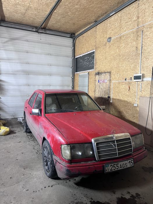 Мерседес 124 ………