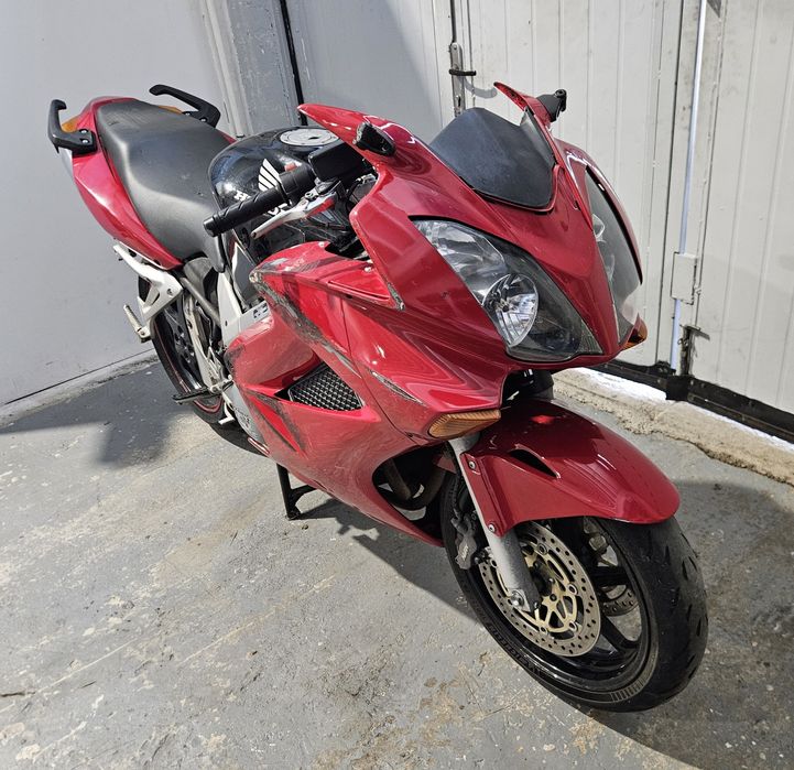Honda vfr800 avariat