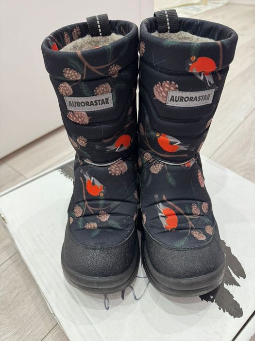 Зимние сапоги на девочку 33 размер.