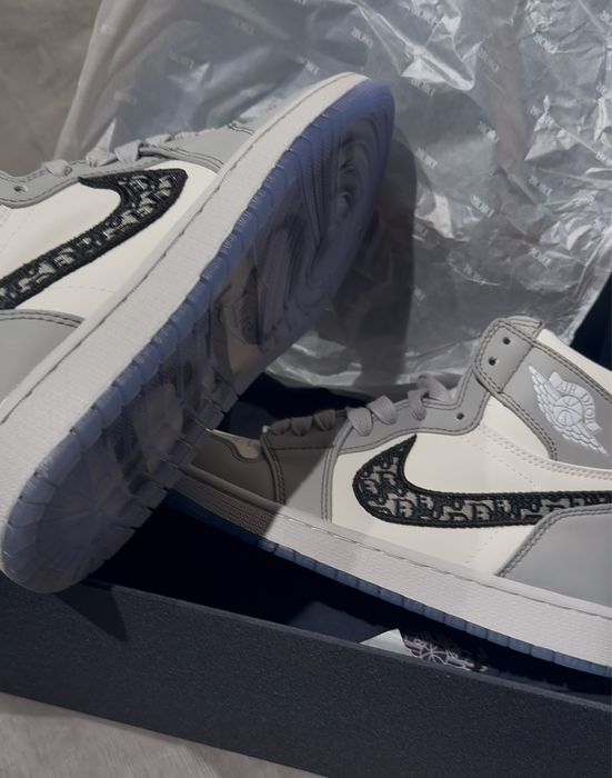Air Jordan 1 Retro High Dior , Stoc limitat