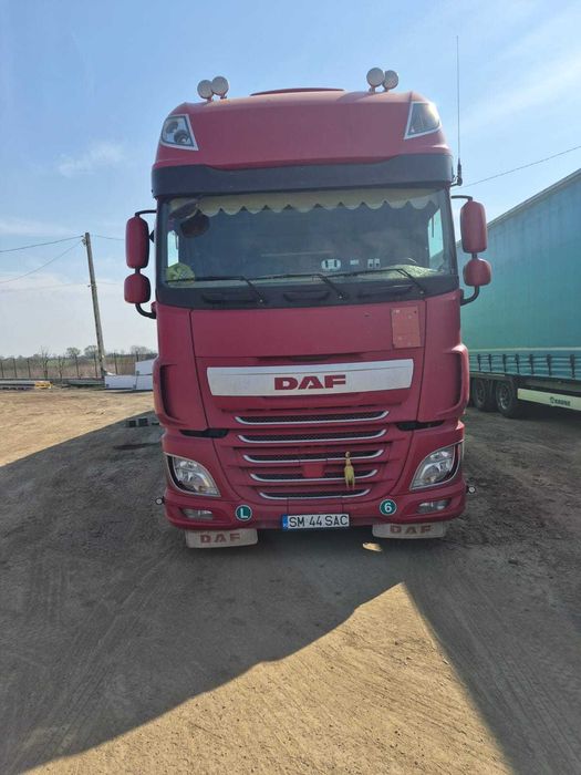Vand ansamblu  Daf XF cu semiremorca schmitz MEGA