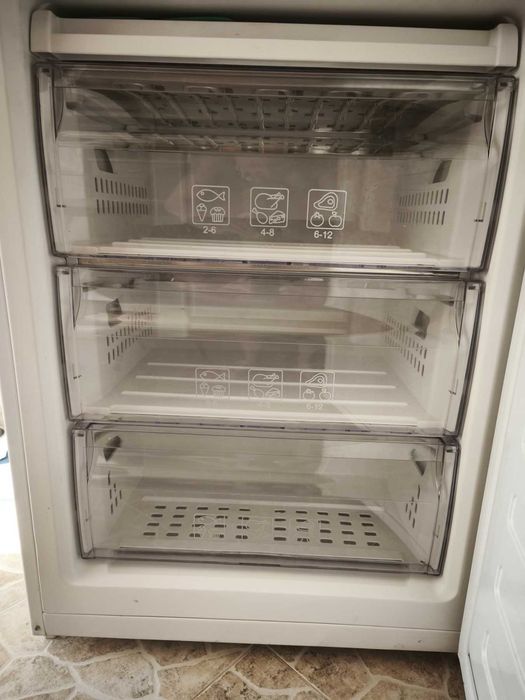 Продавам хладлник Beko