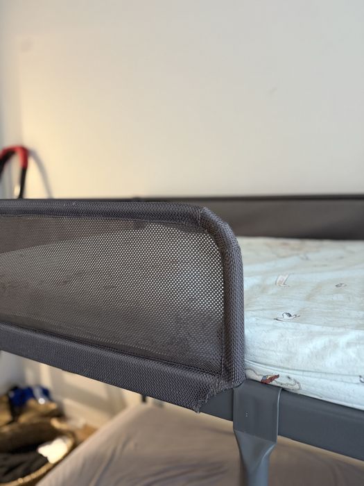 Продам кровать ikea с матрасами