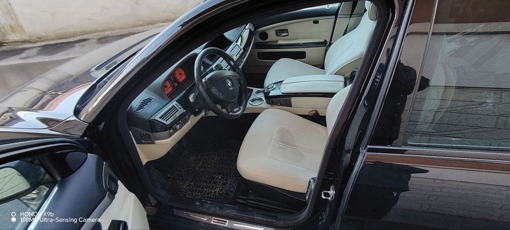 Sotiladi BMW 750 individual