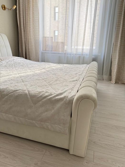 Срочно продается кровать с матрацем