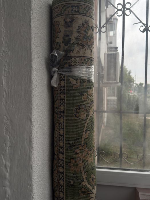 Продам б/у ковер