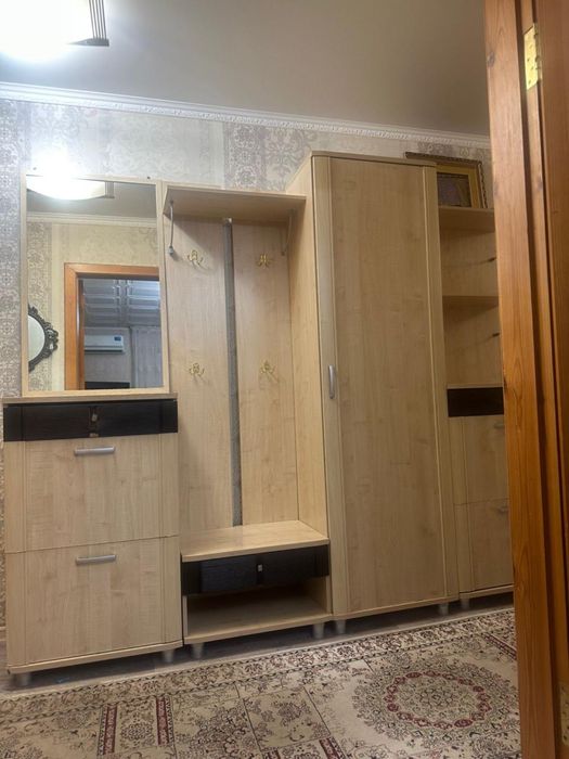Продам прихожую б/у