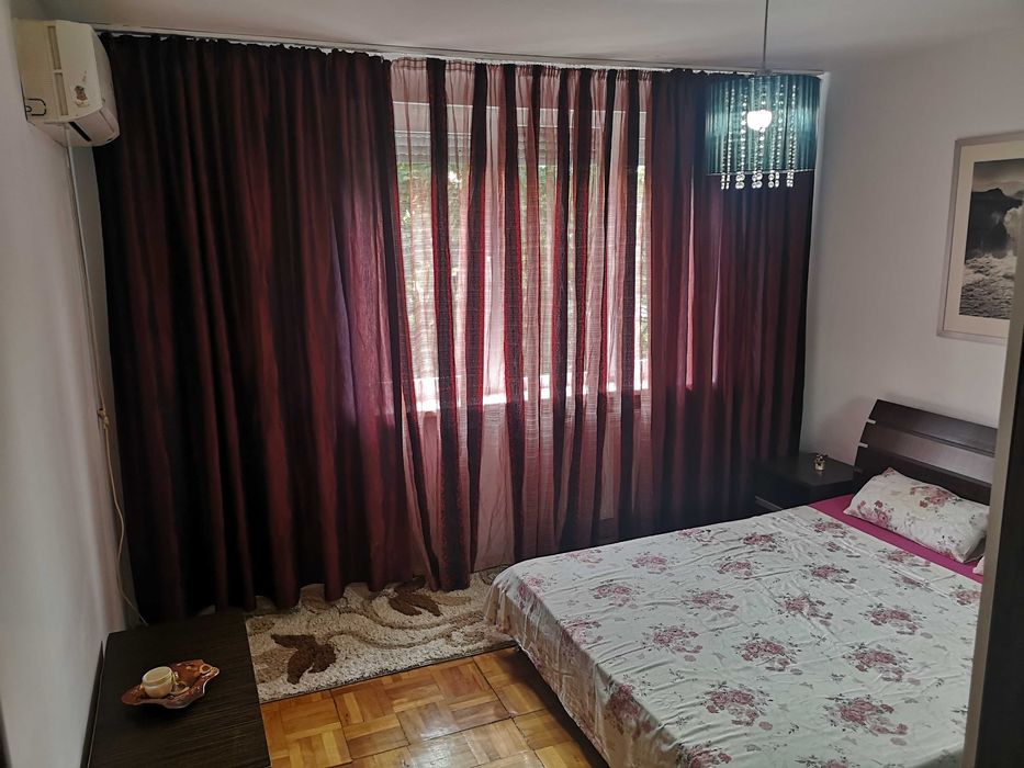 Inchiriez apartament Podgoria
