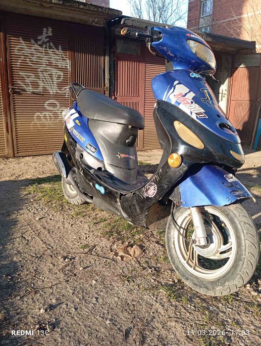 Скутер 50 кубика 4t с документи за регистрация!