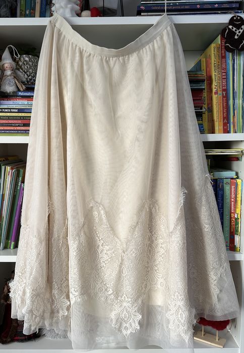 Fusta din tulle si dantela Reserved marime XL