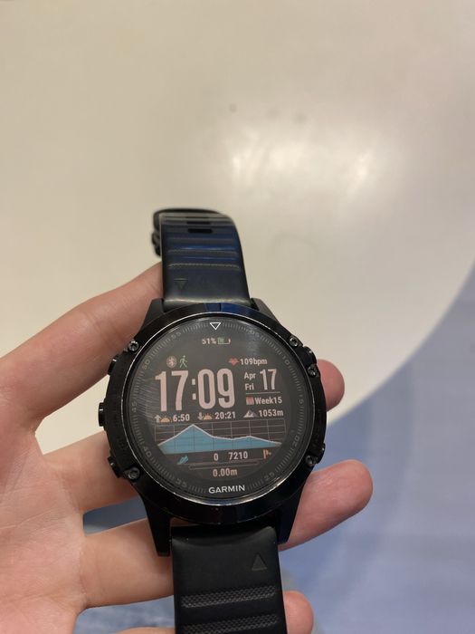 Продам Garmin Fenix 5