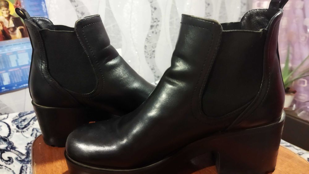 Продам женские "Ботильоны"