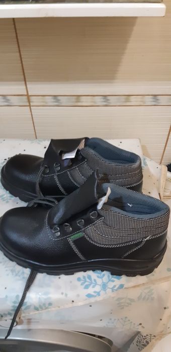 Продам ботинки рабочие