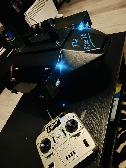 Barcuta nadit cataraman