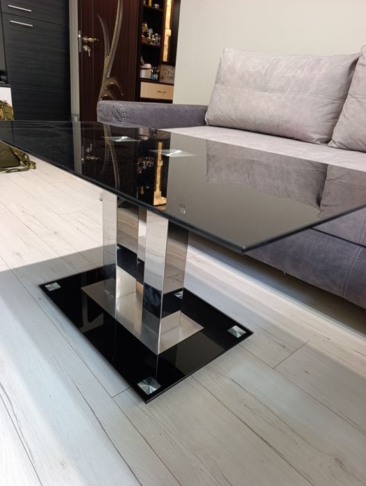 Холна стъклена маса