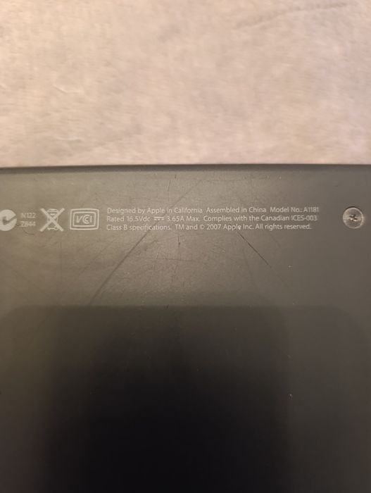 Macbook модел A1181 2007г.