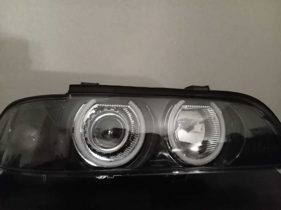 продам фары на бмв Е39  с Bi-LED модулем и LED ангельскими глазками
