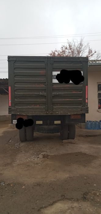 Газ 53 сотилад ишлаб турган мошина